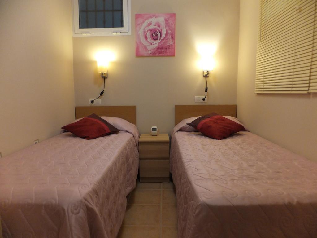 Apartamento Bahia Dorada 埃斯特波纳 外观 照片